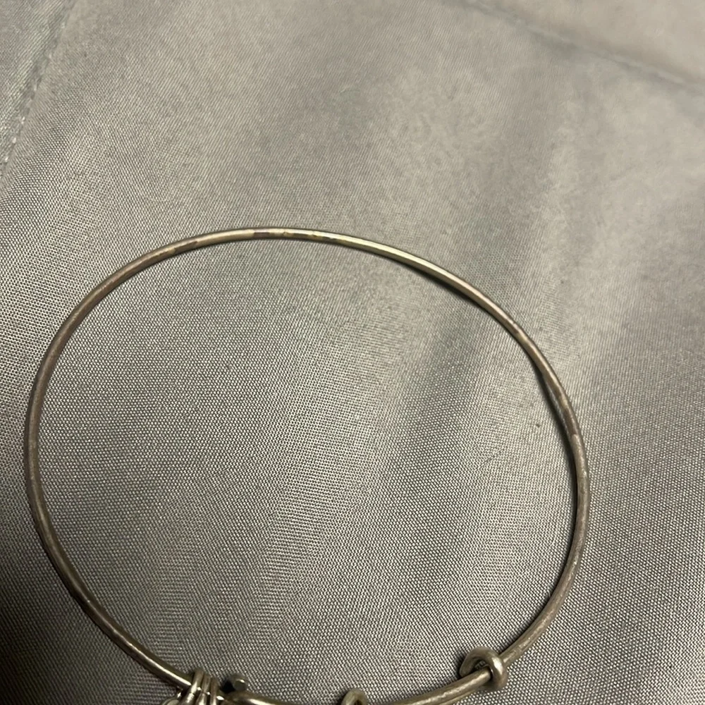 Alex and Ani 2014 Las Vegas Welcome Sign Poker Chip Silver Bangle - Picture 2 of 4
